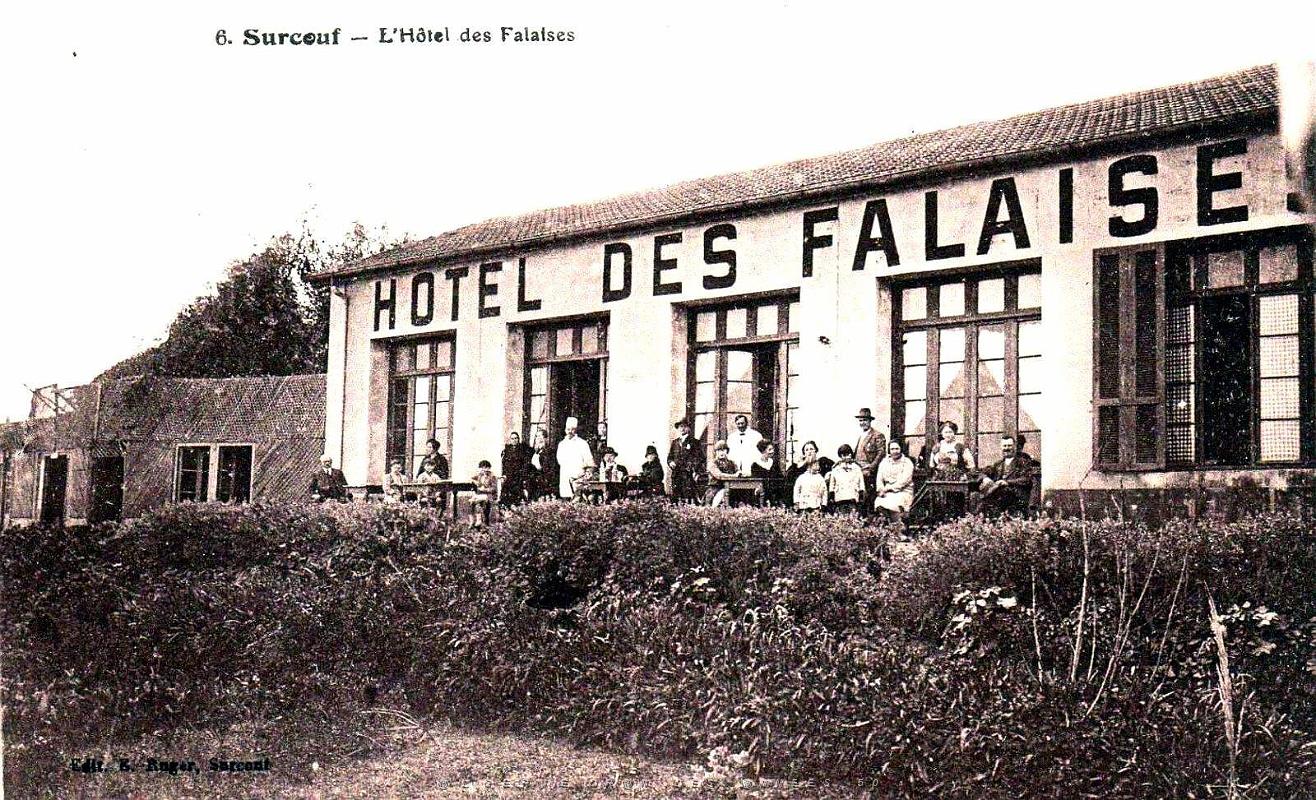 1691- Surcouf - Hotel des Falaises.jpg